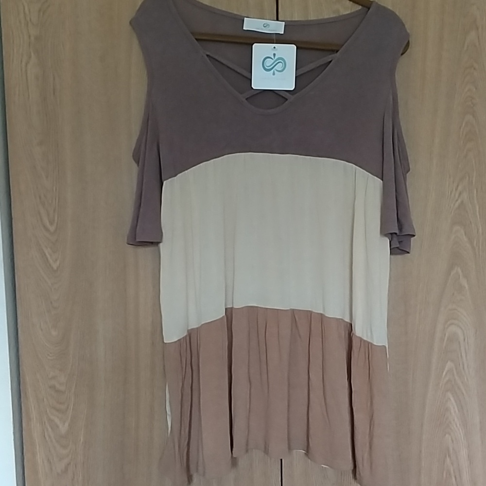NWT shirt Only Smal fits Medium - Picture 2 of 5